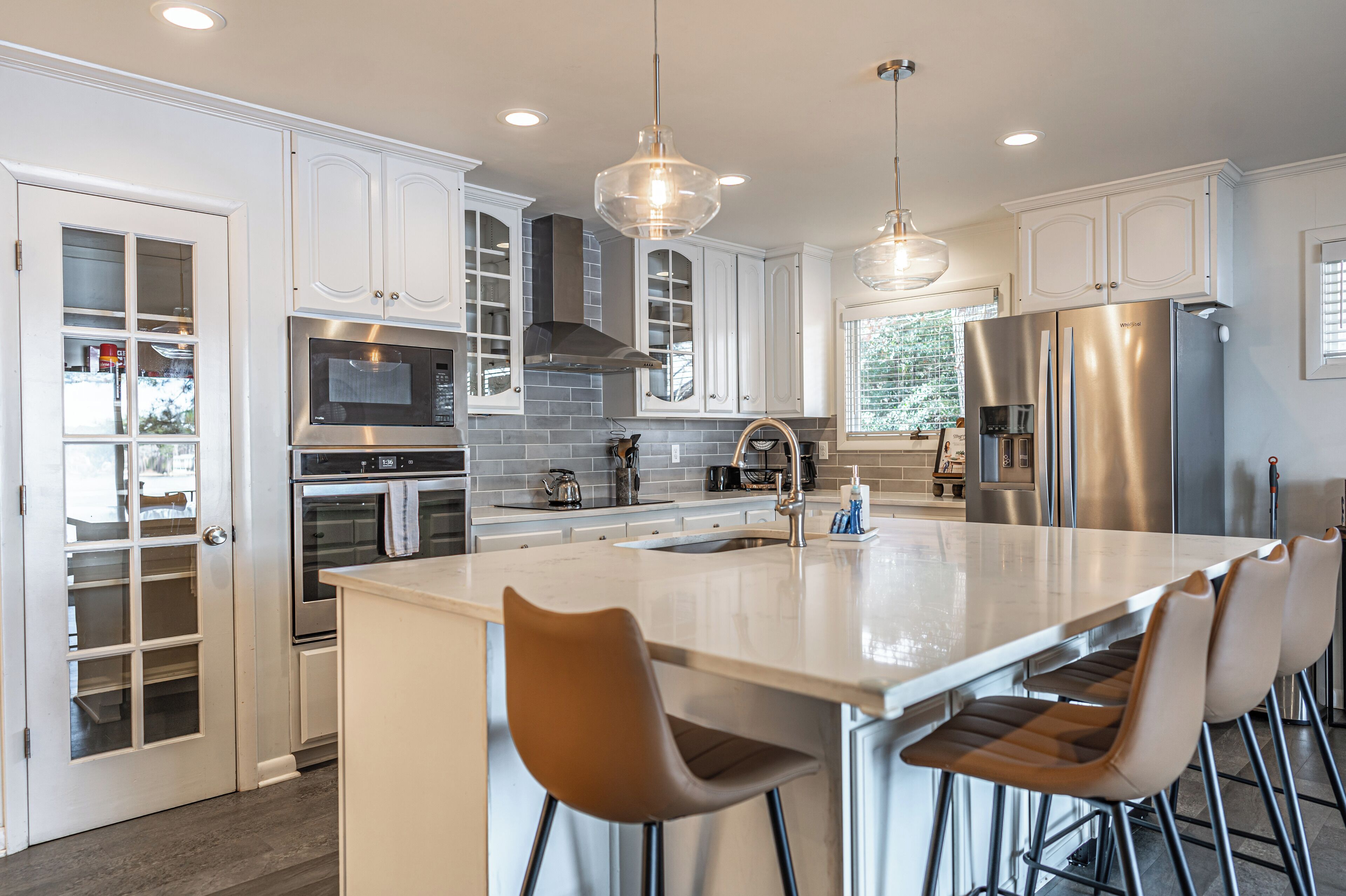 ダイニングテーブル、キッチンカウンター