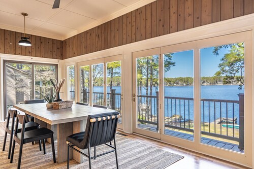 Lakefront Retreat Mins to Golf! Sleeps 8 guests!