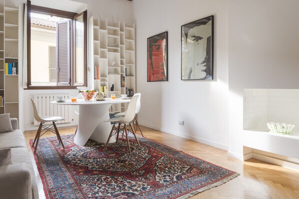 Comfort Apartment, 2 Bedrooms, City View (Via Pioppette 3) | Living area
