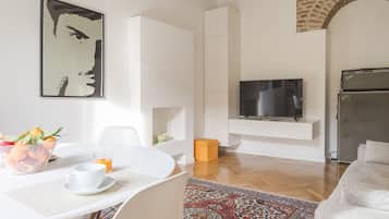 Comfort Apartment, 2 Bedrooms, City View (Via Pioppette 3) | Living area | 42-inch flat-screen TV with digital channels
