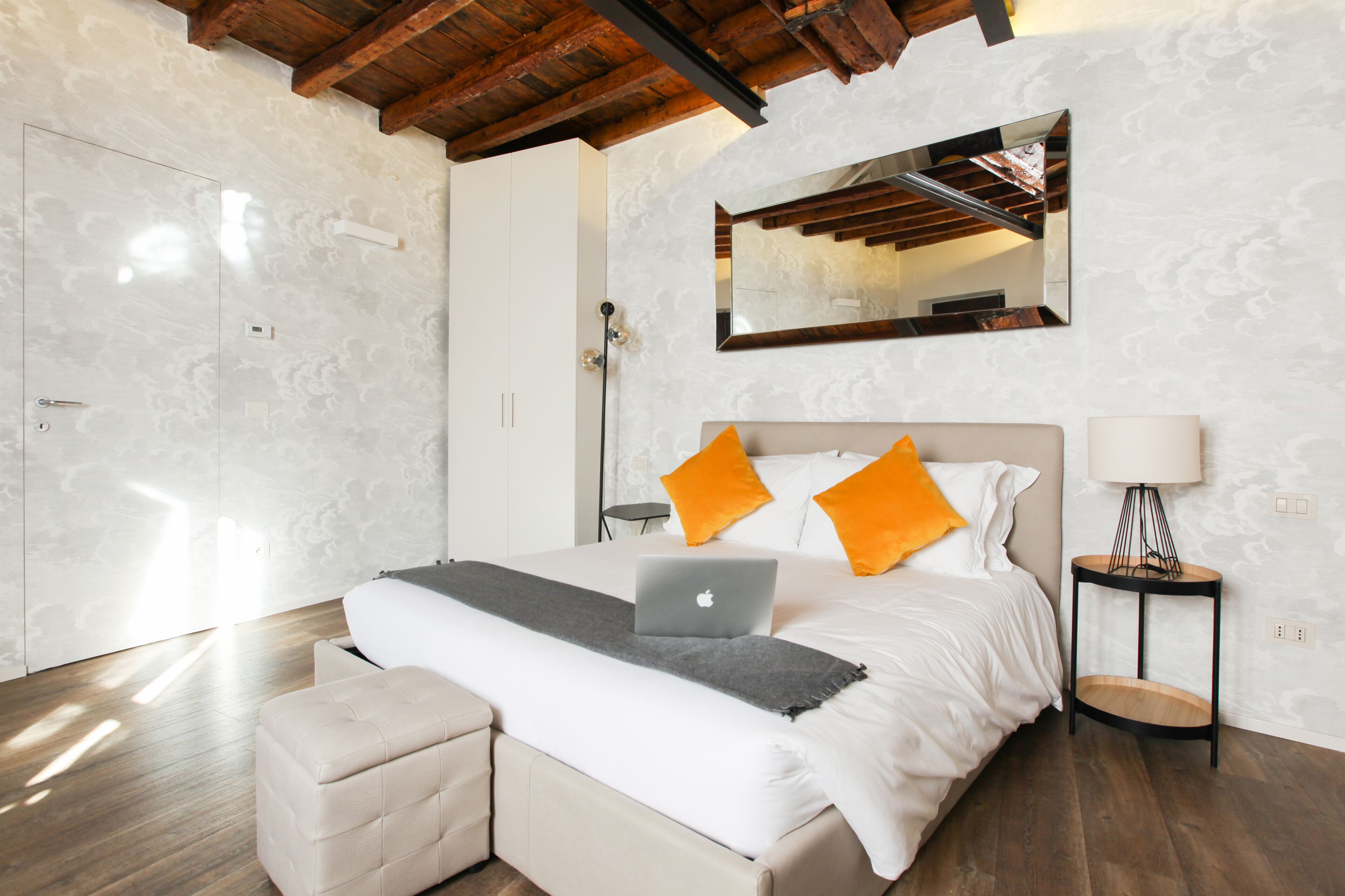 City Apartment (Via De Amici 9)