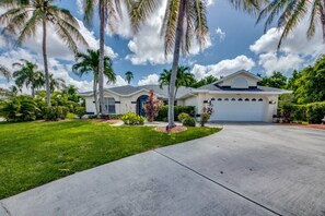 Exterior - Cape Coral - Villa del Sol - Huge pool! Office! Shuffleboard! (Cape Coral)