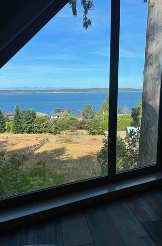 Panoramic Ocean View Escape