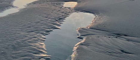 Una spiaggia nelle vicinanze