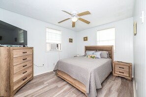 2 bedrooms, internet, bed sheets