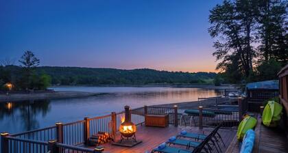 5 Min to Colgate, Sleeps 6, Kayaks, Fire Pit