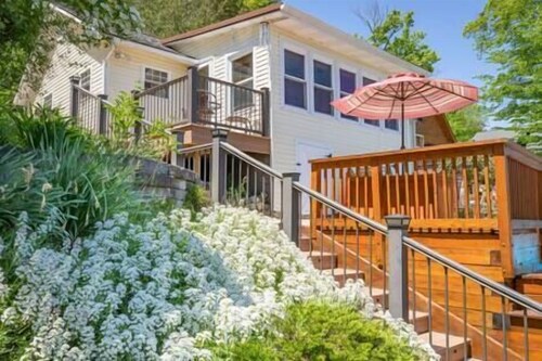 Sunset Cottage #3, Lake Moraine Home #3 Near Colgate University