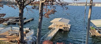 NEW LISTING! Cozy Lakefront Home with fantastic views, close to Bagnell Dam
