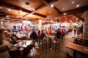 Restaurant - Rayburn Resorts (Brookeland)