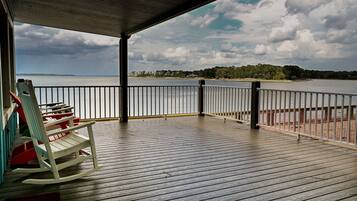 Lakeside Cottage | Iron/ironing board, free WiFi, bed sheets