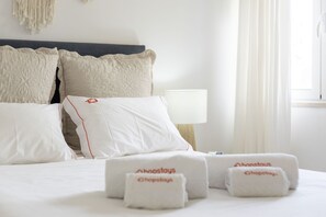 3 makuuhuonetta, silitysrauta/-lauta, ilmainen Wi-Fi, vuodevaatteet