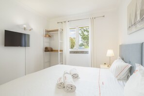 3 dormitorios, tabla de planchar con plancha, wifi gratis y ropa de cama