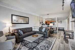 Smart TV, fireplace, video games, books - Village at Breck Amazing  Mtn and Town of Breck Views Ski In/Ski Out (Breckenridge)