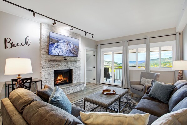 Smart TV, chimenea, videojuegos y libros