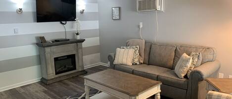 Télévision, cheminée