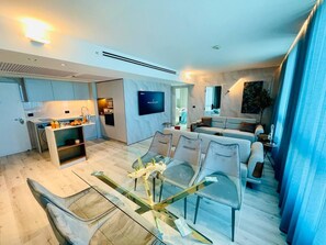 Appartement exĂ©cutif | 1 chambre, literie de qualitĂ©, bureau, rideaux dâobscurcissement