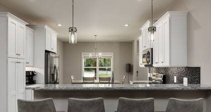 Serenity on Pinehurst No 6! <3.5 miles to the Village of Pinehurst! Sleeps 10!