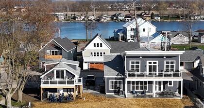 SUNSET RETREAT-Brand New Luxury 4BR, 4.5BA waterfront, best sunsets on the lake!