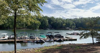 The Getaway at Lake Martin a 2 bedroom 2 bathroom Lake front condo w/boat slip!