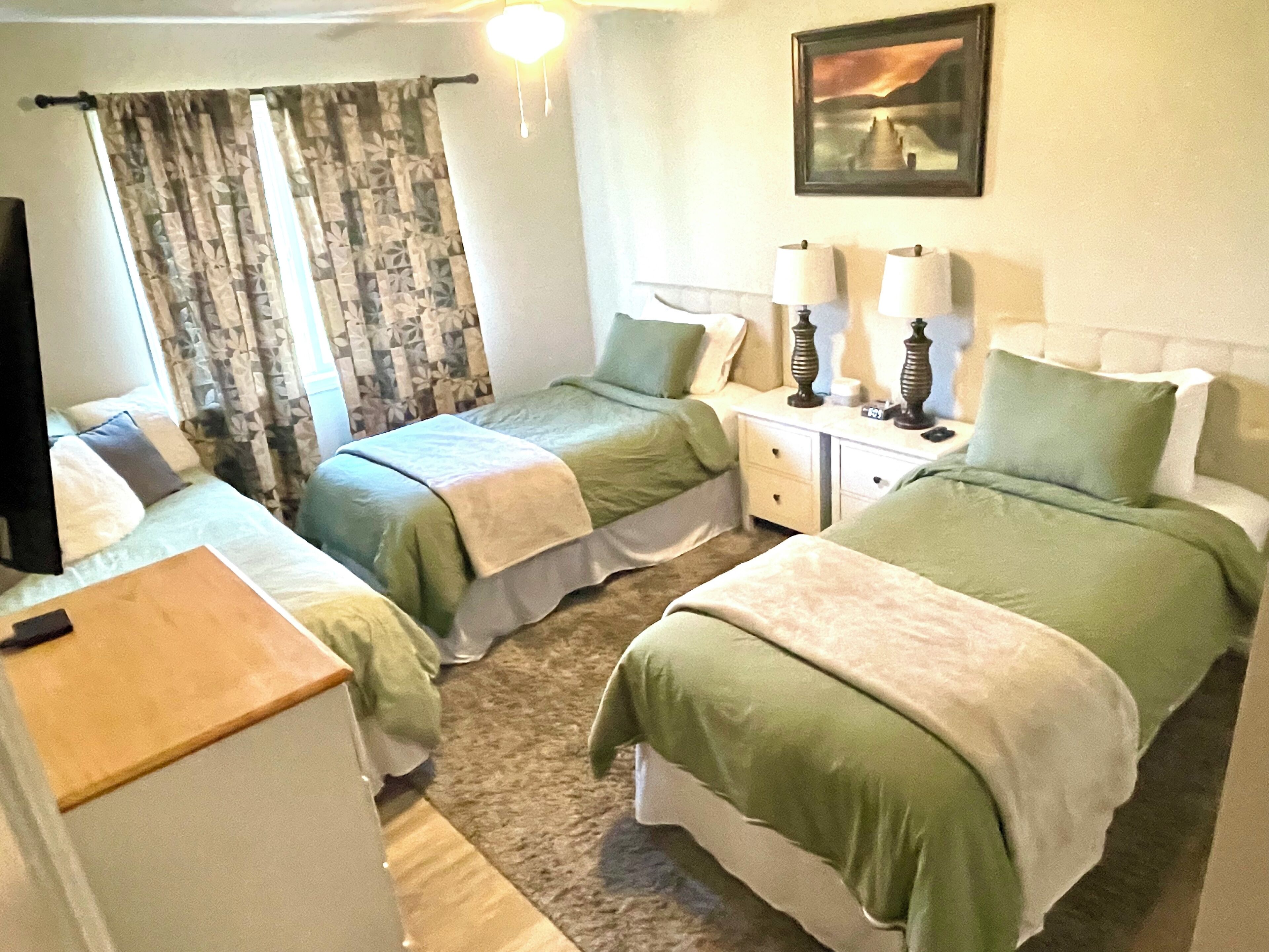 3 عدّة غرف نوم ومكتب ومكواة/لوح كي وواي فاي مجانًا