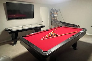 Game room - Fun Family Place with Extras and Space  (Ames)