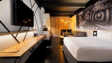 Egyptian cotton sheets, premium bedding, minibar, in-room safe