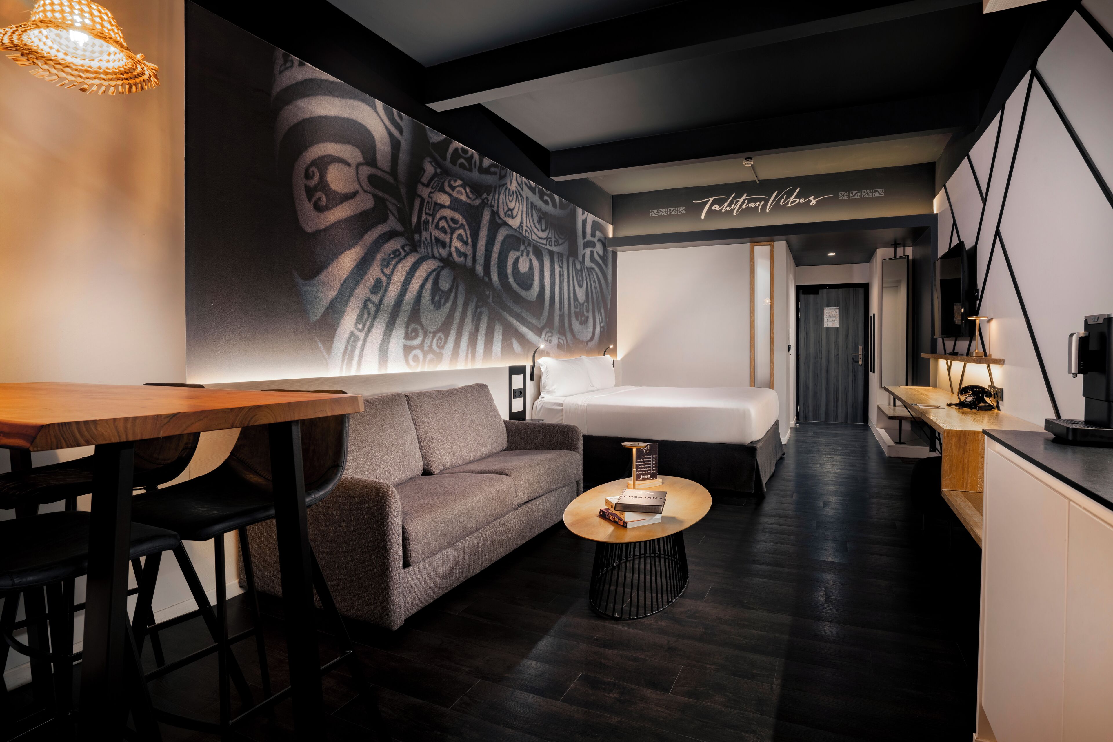 1 bedroom, egyptian cotton sheets, premium bedding, minibar