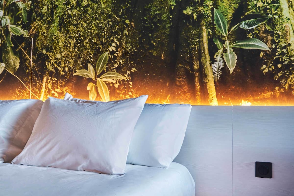 1 bedroom, egyptian cotton sheets, premium bedding, minibar