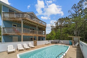 A heated pool - 1090 - Catch Me N Corolla, Oceanside, Private Pool & Tiki Hut (Corolla)