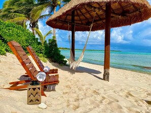 Am Strand, Liegestühle, Strandtücher