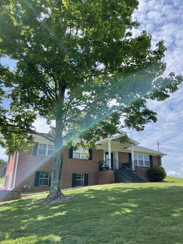 Charming Jefferson City Retreat 