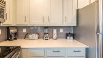 Superior Suite, Multiple Beds (44 - 2 Bedroom Suite - Non-Pet) | Private kitchen | Microwave, coffee/tea maker