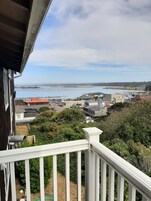 华丽客房, 1 张特大床 (43 Spa Unit - Non-Pet) | 露台