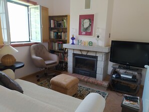 Téléviseur, foyer, jeux vidéo, lecteur de DVD