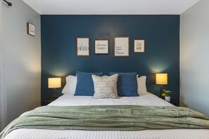 4 bedrooms, desk, iron/ironing board, free WiFi