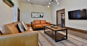 Smart TV, fireplace, table tennis, offices