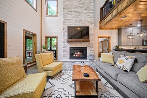 Smart TV, fireplace