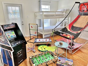 3 bedrooms, desk, iron/ironing board, travel cot