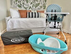 3 bedrooms, desk, iron/ironing board, travel cot