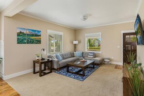 Living area - Camp Claw. Home for all your PNW adventures! (Enumclaw)