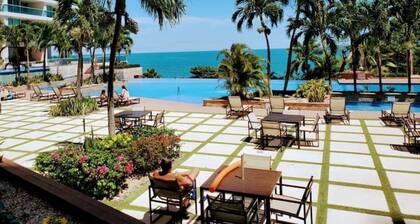 Marlene's Executive Beachfront Condo