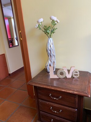 Interior - Description (Corigliano Scalo)
