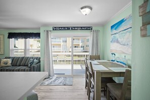 Dining - "SALT THERAPY" Waterfront Condo. Destin, Florida (Destin)
