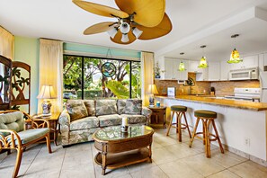 Interior - Sunny corner unit, natural light and breezy vibes (Lahaina)