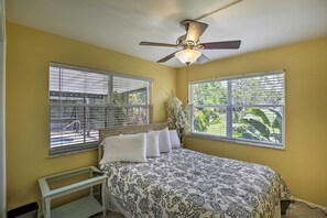 3 bedrooms, iron/ironing board, internet, bed sheets - Fort Myers Getaway w/ Grill & Outdoor Oasis! (Fort Myers)