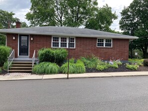 Exterior - Thoughtfully decorated 3 bedroom Home in Historic Harmony (Harmony)