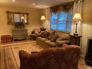 Comfortable, thoughtful furnishings 