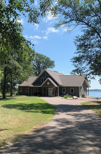 Amazing Lake Home in Baxter. Minutes to the golf courses and area attractions