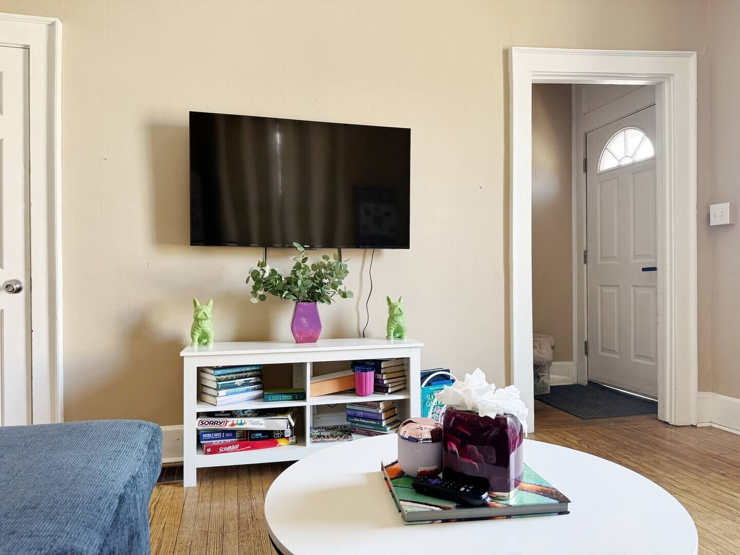 Una Smart TV, libros