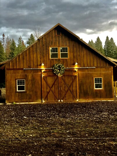 Maggie’s Barn & Bunkhouse